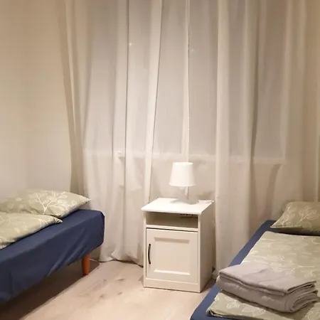 Easy And Short From The Airport 公寓